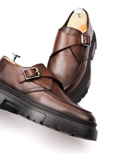 Moyal – Élégance Classique en Cuir Véritable